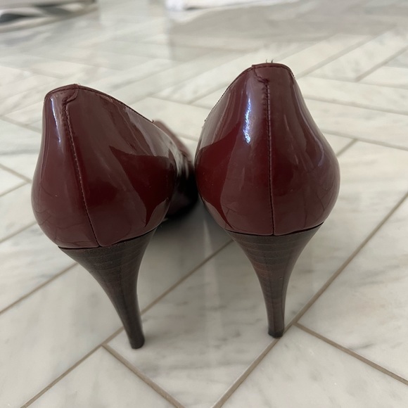 Cole Haan pumps in maroon patent leather - Picture 4 of 6